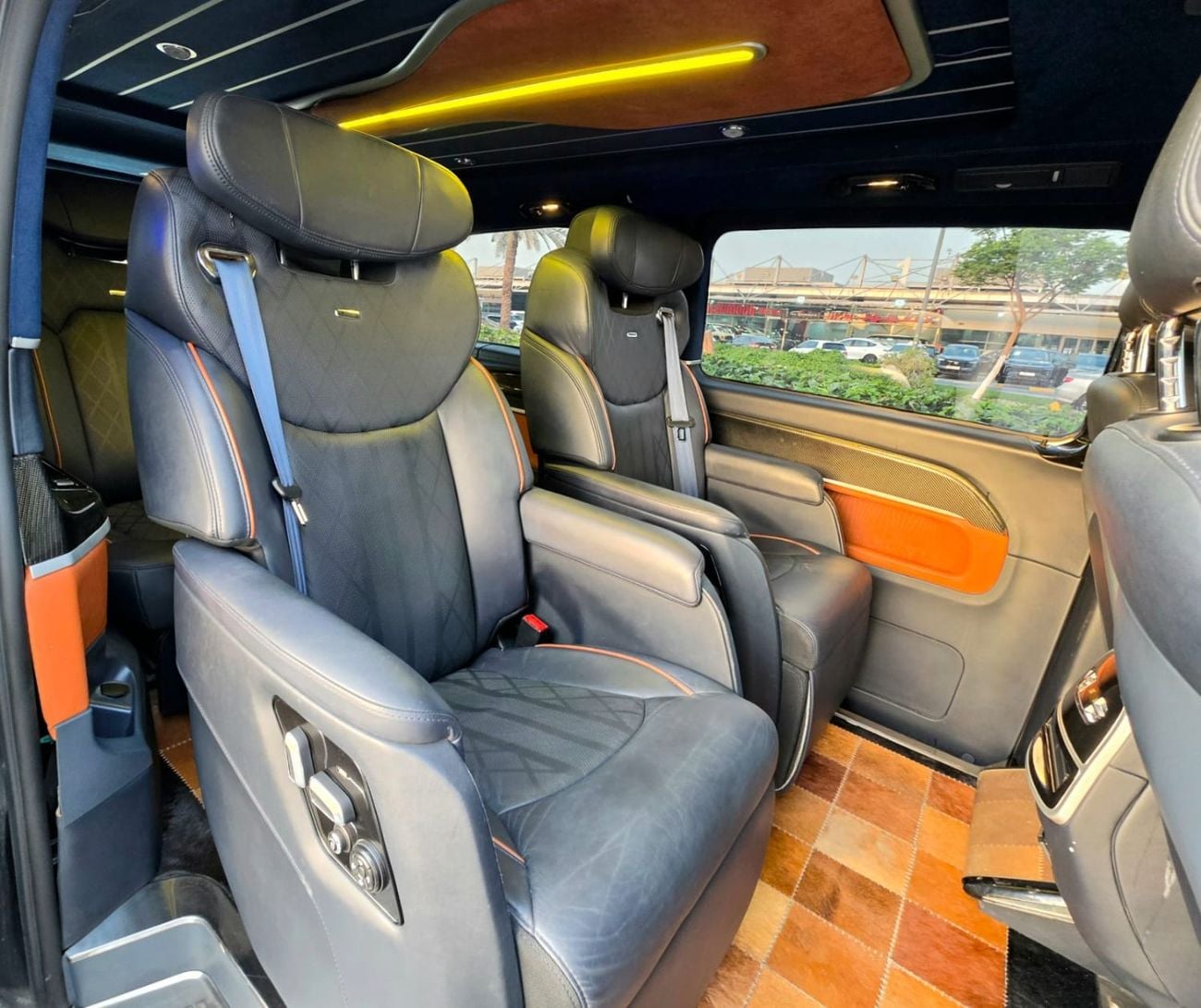 مرسيدس بنز V 250 2019 Mercedes-Benz V-Class V 250 GCC Specs