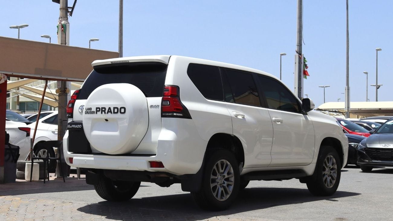 Toyota Prado EXR 4.0L 4WD Toyota Prado - 2019 - GCC - 4.0L - 6 (V )- 7 Seats - 4*4 - Excellent Condition Inside a
