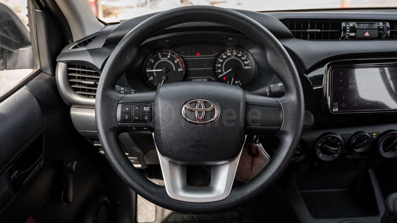 Toyota Hilux DLX