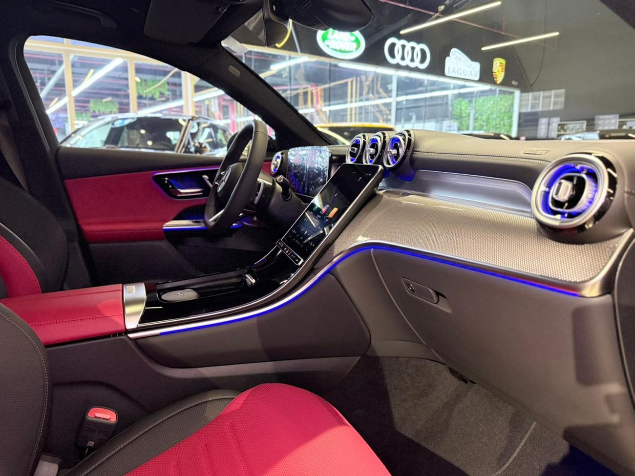 مرسيدس بنز GLC كوبيه 200 2026 Mercedes-BenzGLC200 COUPE AMG / PREMIUM PLUS / GCC /5 Years Dealer Warranty