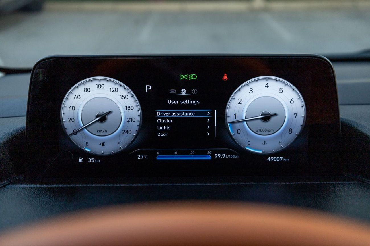 Hyundai Staria 3.5L Luxury (7 Seater)