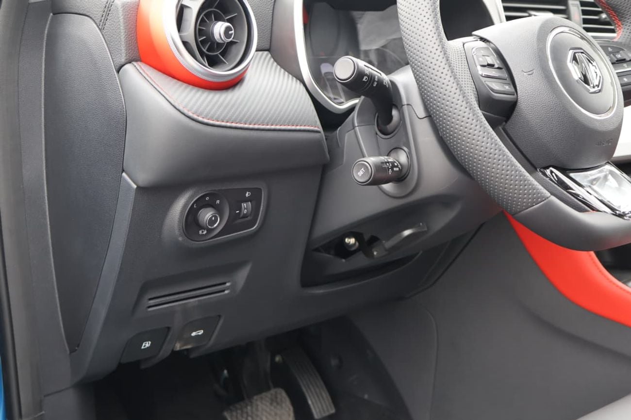 MG ZS 2025 MG ZS 1.5L AT Full option Luxury International Spec