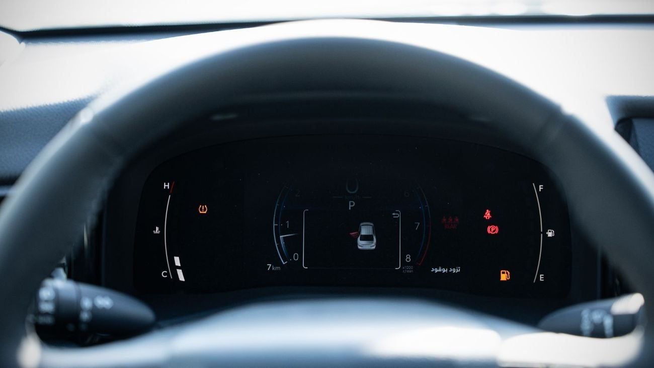 تويوتا كامري LE 2.5L - Black Inside Black