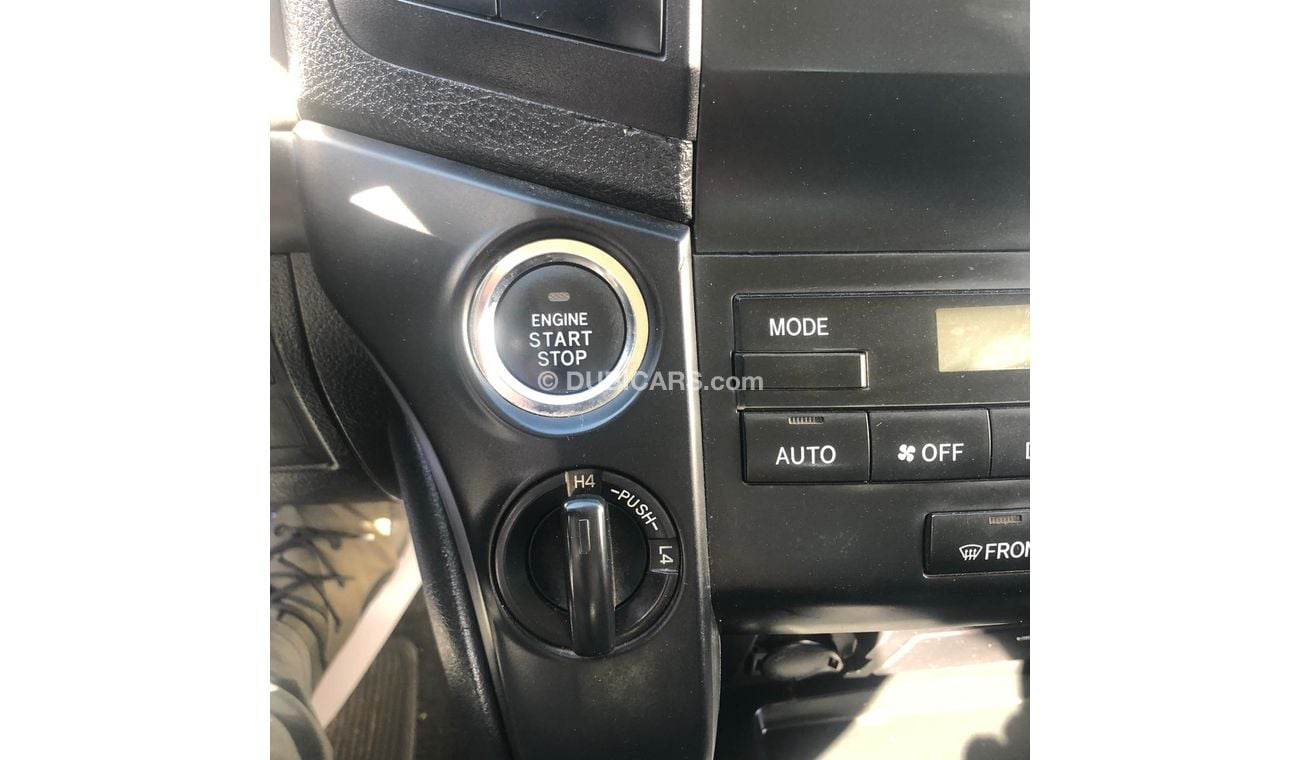 تويوتا لاند كروزر تويوتا لاند كروزر 2013 جي اكس ار جير عادي بدون حوادث او صبغ