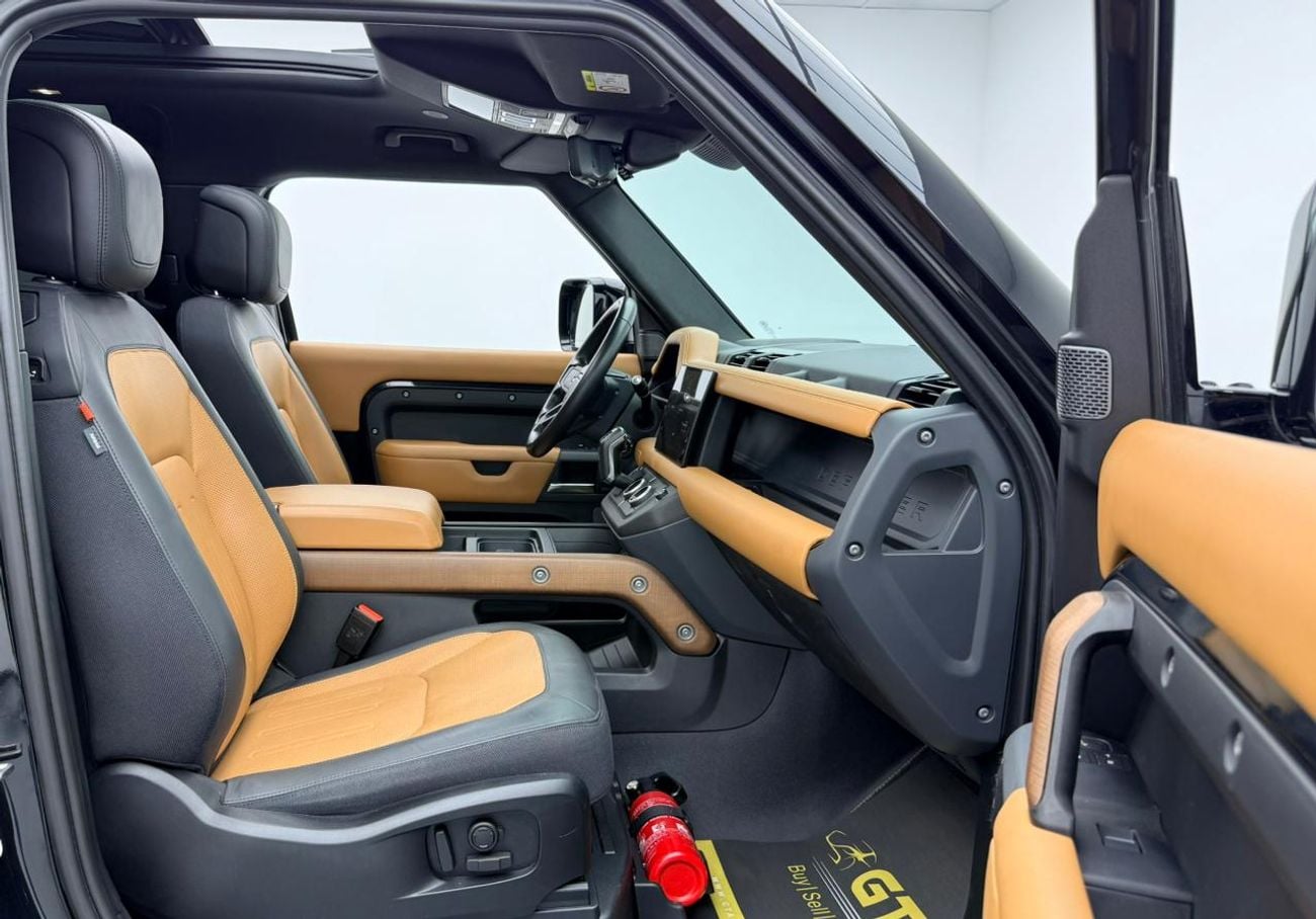 Land Rover Defender 2023 Land Rover Defender 90 X Dynamic P400, 2027 LR Warranty, Full LR Service History, GCC