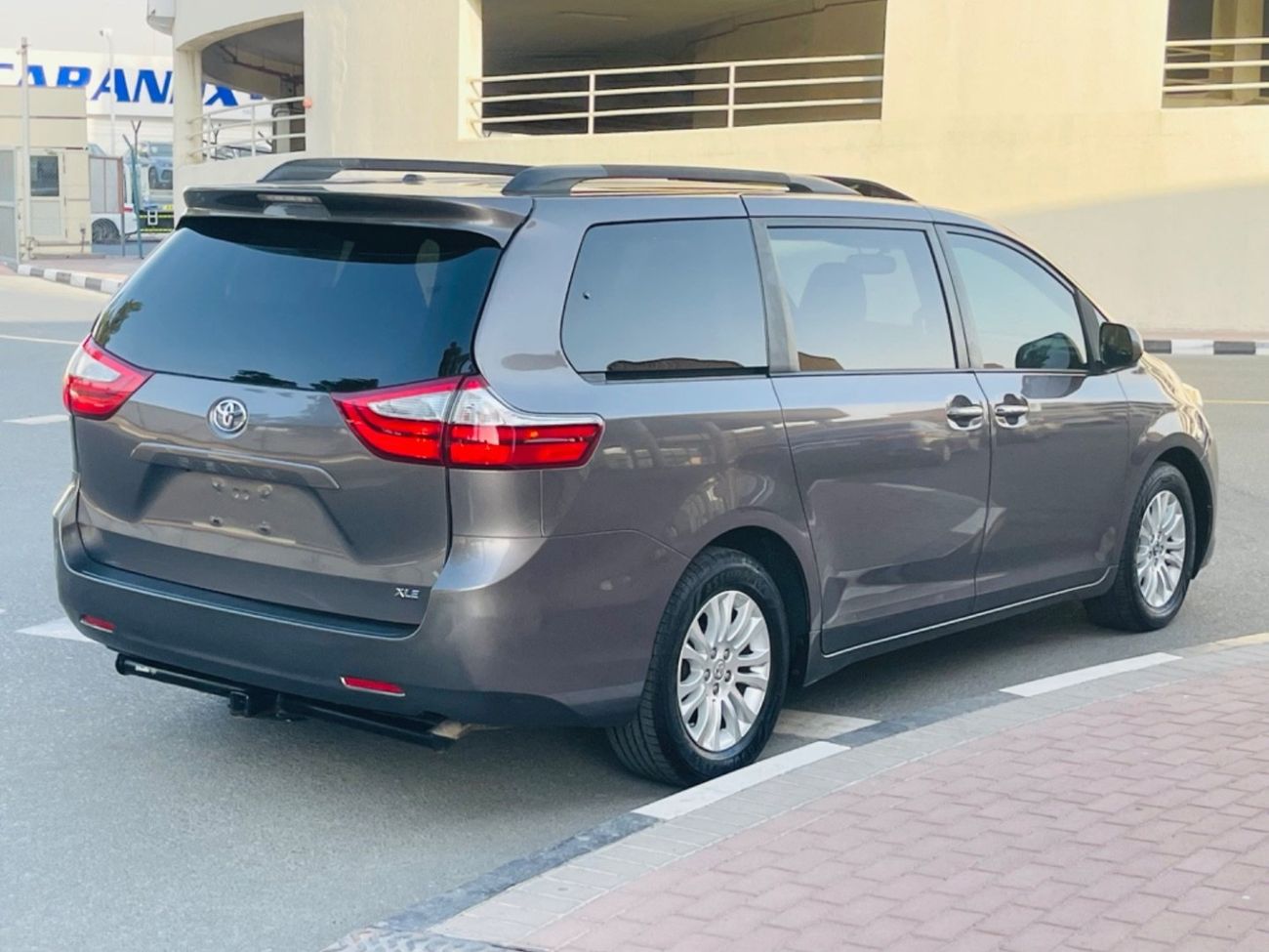 Toyota Sienna Xle  full option