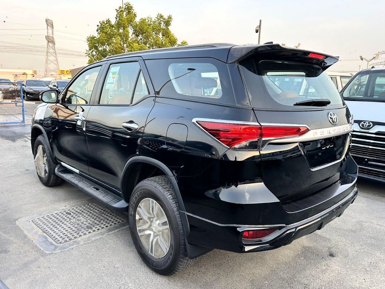Toyota Fortuner TOYOTA FORTUNER 2.7L Digital AC 2025 (EXPORT ONLY)