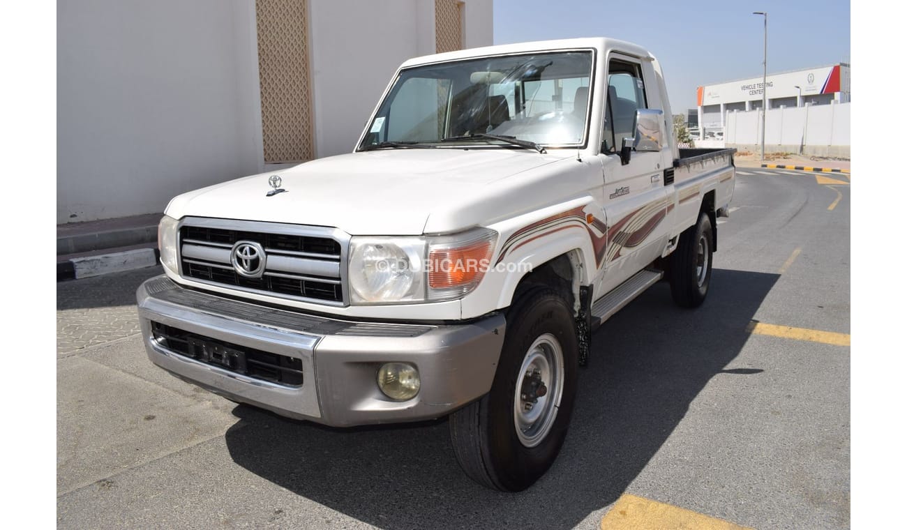 Toyota Land Cruiser Pick Up Toyota Landcruiser Pick Up S/C, model:2009. Excellent condition