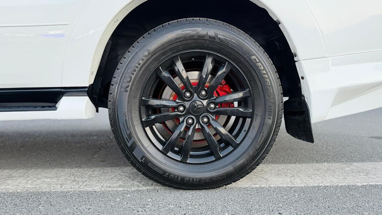 Mitsubishi Pajero 2016 | SIGNATURE BODY KIT | RHD | 3.2L DIESEL ENGINE | AUTOMATIC TRANSMISSION | ELECTRIC SEAT | REAR