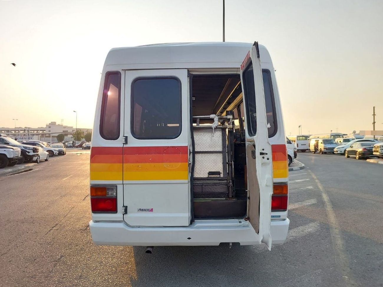 تويوتا كوستر TOYOTA COASTER BUS RHD 1992 MODEL 4.1 L DIESEL AUTOMATIC(PM04795)