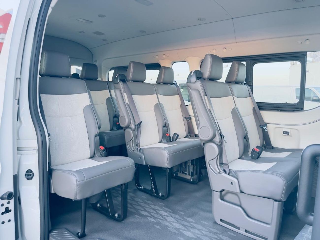 Toyota Hiace Commuter 2.8L