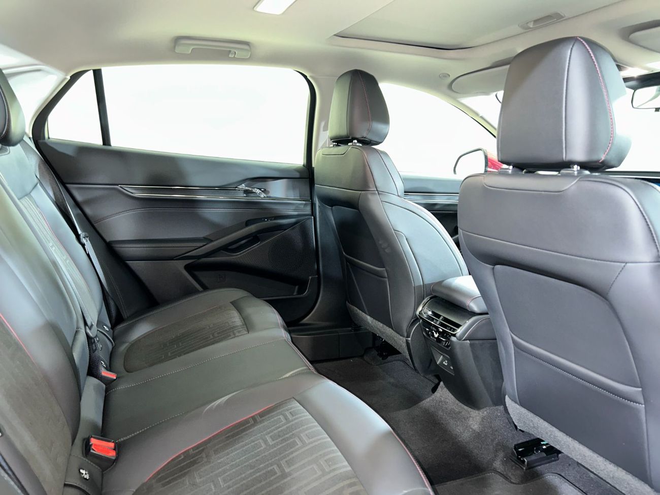 Ford Taurus TITANIUM TPC3225N/ AL TAYER MOTORS/ AL QOUZ SHOWROOM