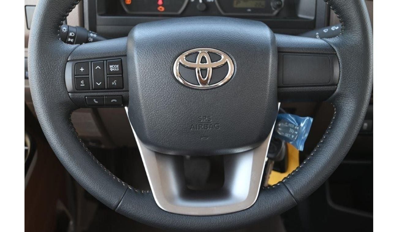 تويوتا لاند كروزر بيك آب 2024 TOYOTA LAND CRUISER 79 DOUBLE CAB PICKUP LX-Z 2.8L DIESEL AT