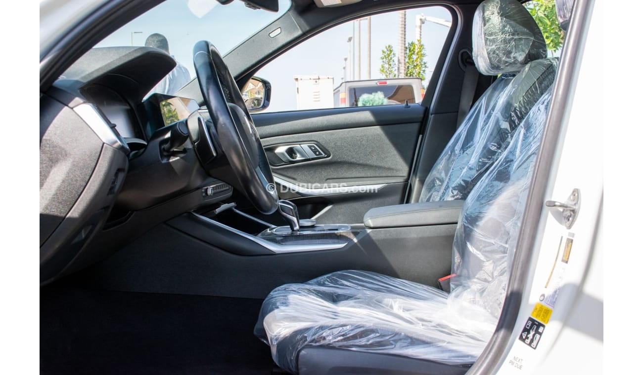 BMW 330i Luxury Line 330i - Turbo Engine