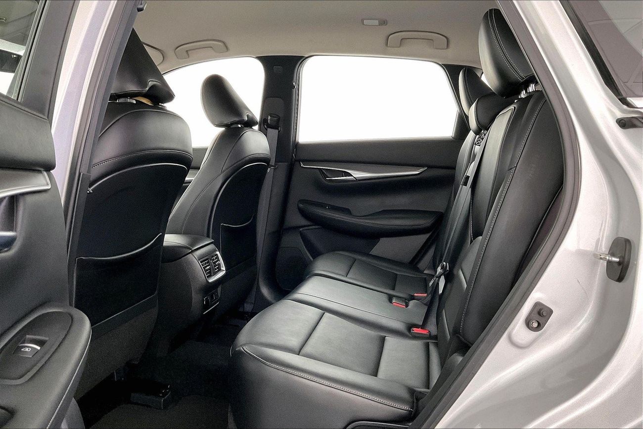 إنفينيتي QX50 Luxe | عرض العيد الحصري | خالية من أضرار الفيضانات