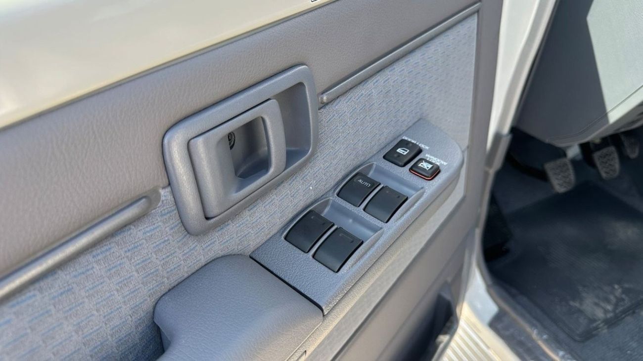 تويوتا لاند كروزر 70 76 4.2L STD 10-SEATER MT (only for export)