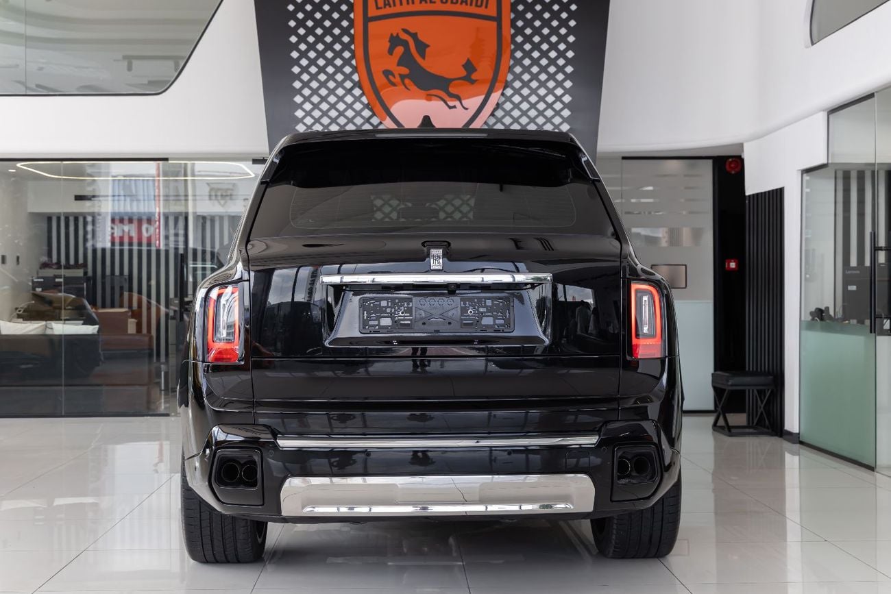 Rolls-Royce Cullinan ROLLS-ROYCE CULLINAN | SILVER BADGE | FULL OPTIONS | BESPOKE SOUND SYSTEM | GCC SPECS | 2025