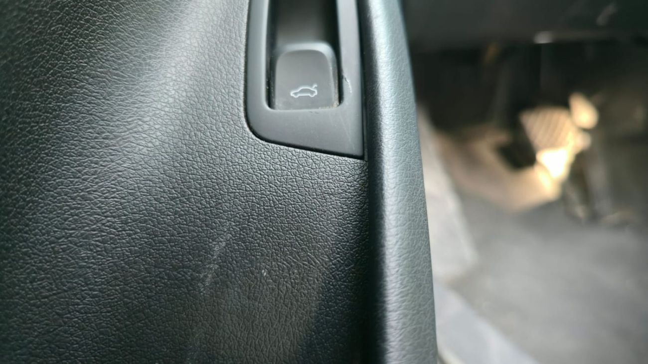 أودي Q3 LEFT HAND FULL OPTION CLEAN AND IN PERFECT CONDITION 2.0 PETROL