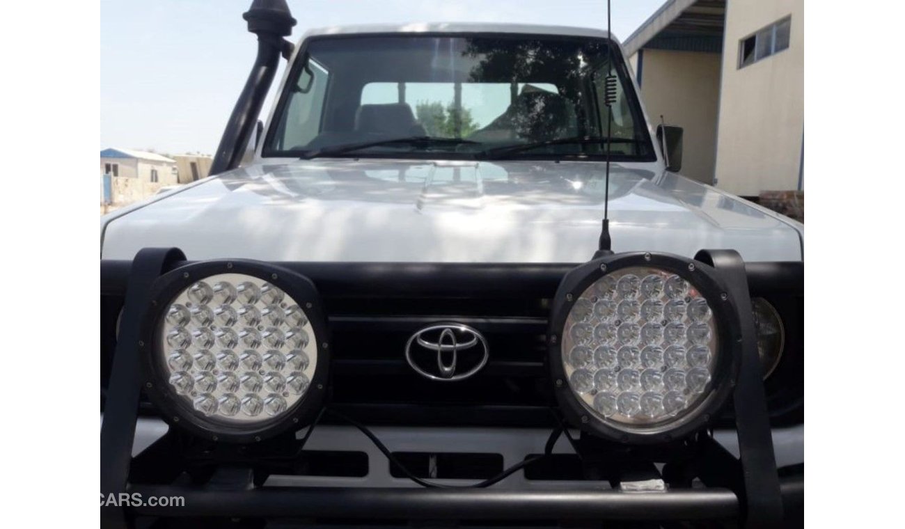 تويوتا لاند كروزر بيك آب Land Cruiser Pickup  Single Cabin (Stock no PM 617 )