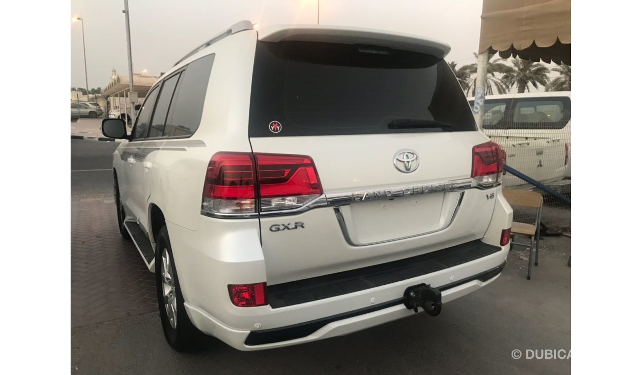 Toyota Land Cruiser v6