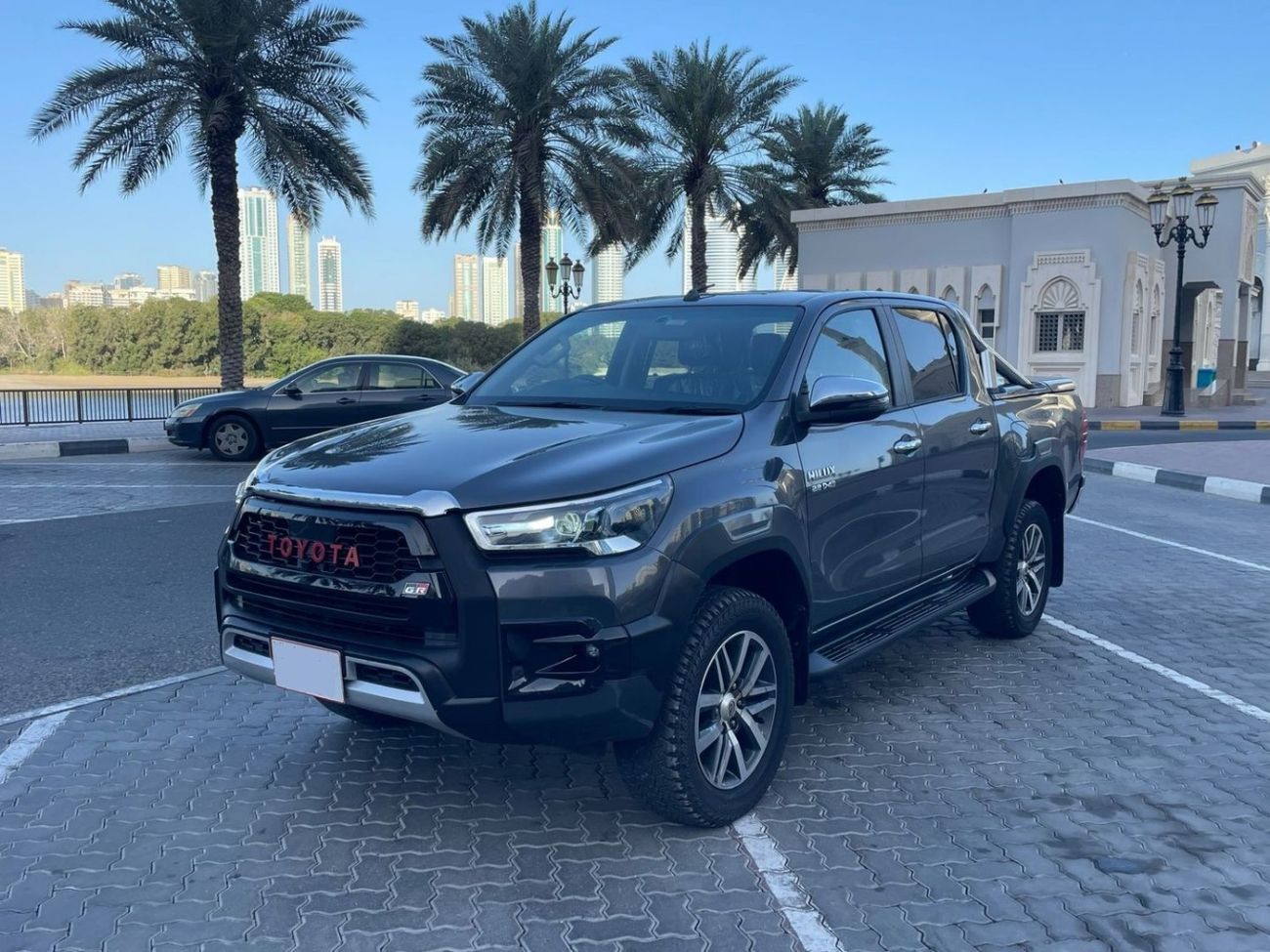 Toyota Hilux DIESEL 2.8 LITER ,RIGHT HAND DRIVE