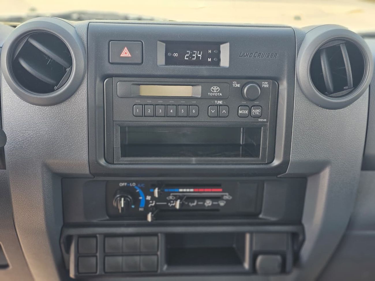 Toyota Land Cruiser Pick Up DC 4.2L DIESEL MANUAL TRANSMISSION ( FOR RE-EXPORT ONLY )