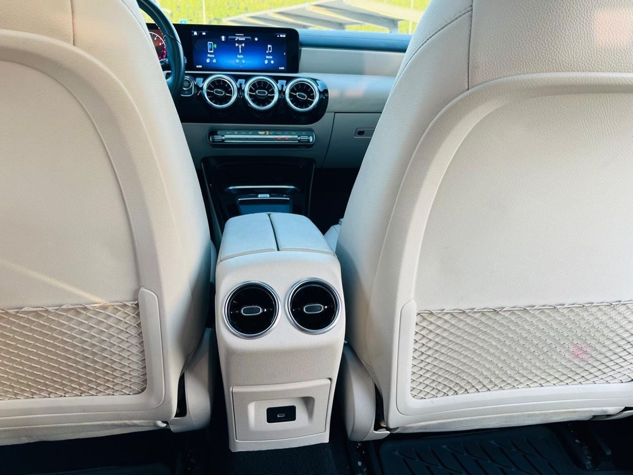 Mercedes-Benz CLA 250 Premium + 2.0L