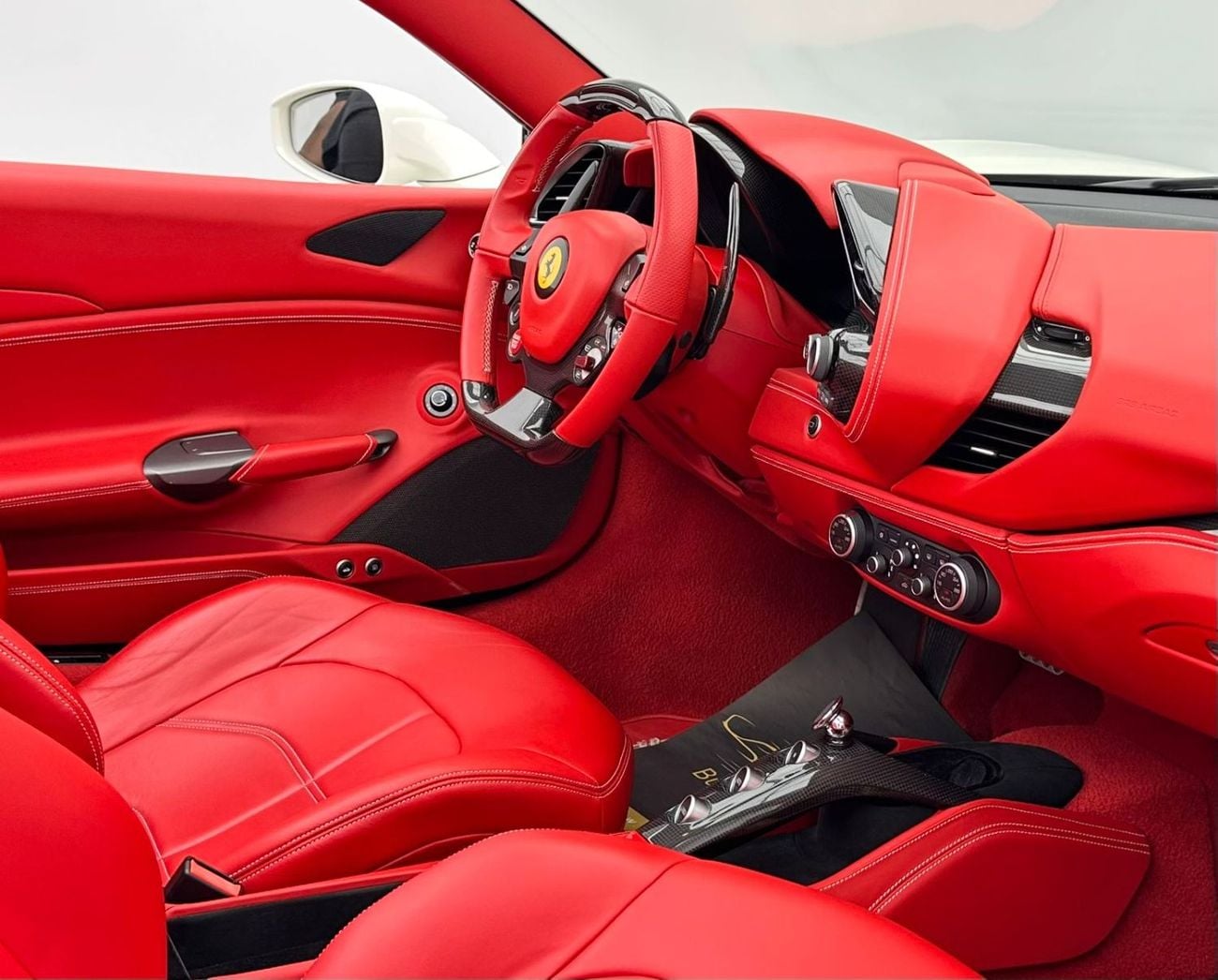 فيراري 488 سبايدر 2017 Ferrari 488 Spider, Full Service History, Excellent Condition, GCC