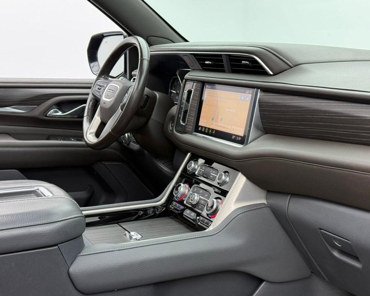 جي أم سي يوكون 2021 GMC Yukon Denali, Dec/2026 GMC Warranty + Service Package, GMC Full Service History, GCC