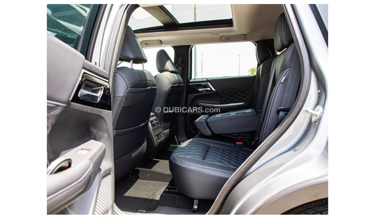 ميتسوبيشي آوتلاندر S-AWC 4WD/Pano-Roof/360camera/7seats. Local Registration +10%