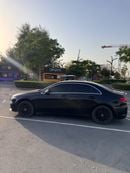 مرسيدس بنز A 220 188-hp turbocharged 2.0-liter 4-cylinder