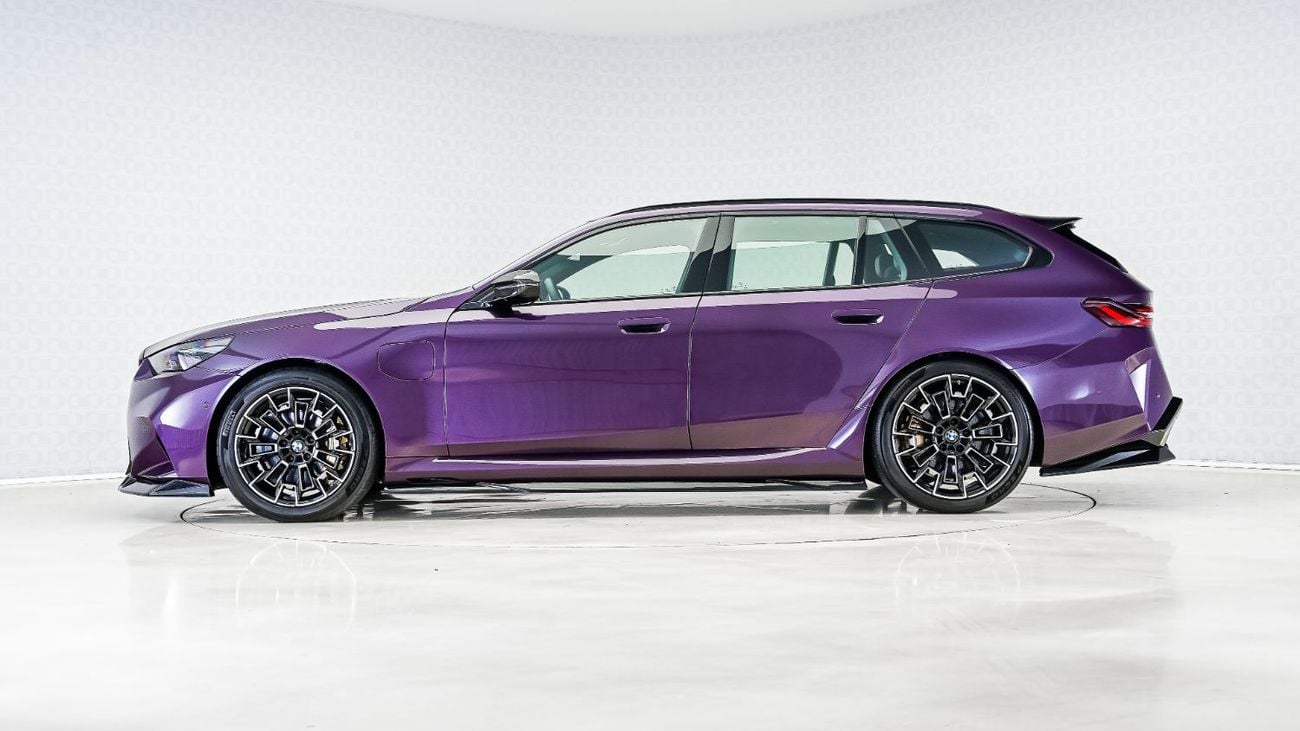 بي أم دبليو M5 M5 Touring Individual | AED 9,672 PM | Warranty October 2027 - Service October 2028 | GCC