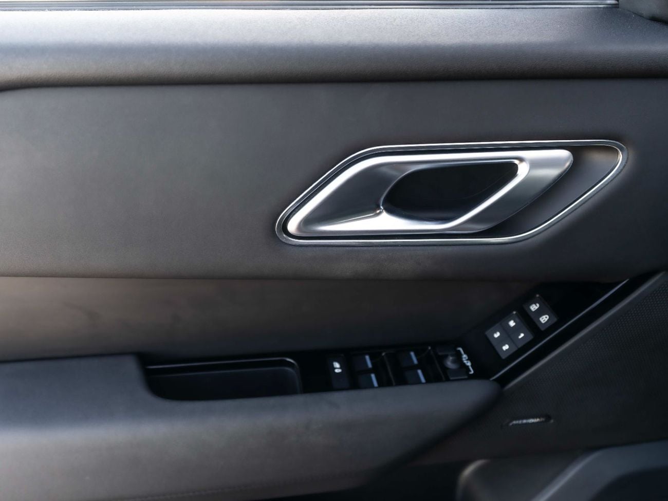 Land Rover Range Rover Velar R-DYNAMIC SE