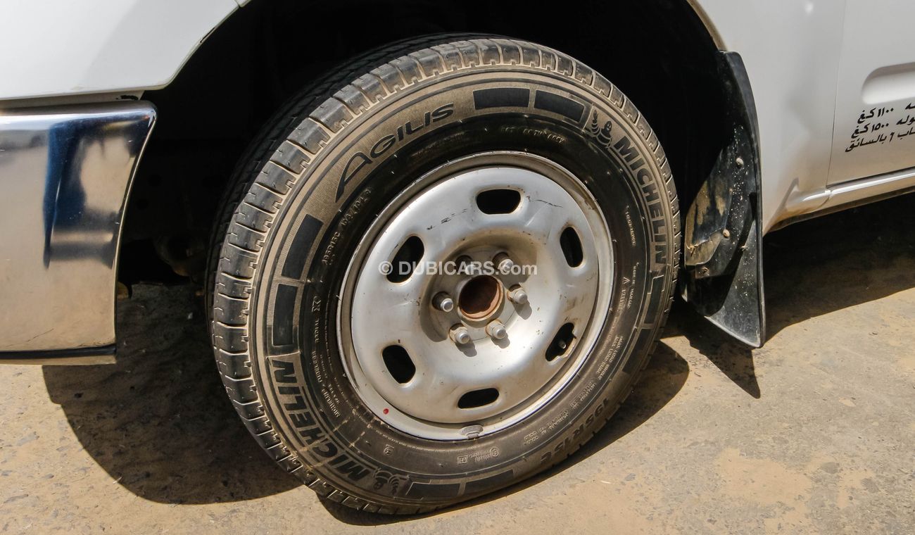 نيسان نافارا