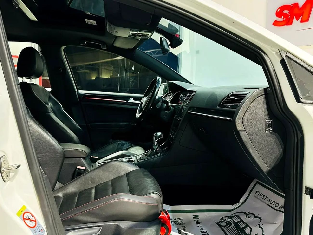 Volkswagen Golf GTI GCC SPECS FULLY MODIFIED 450HP WITH CARBON FIBER HOOD AND FENDERS