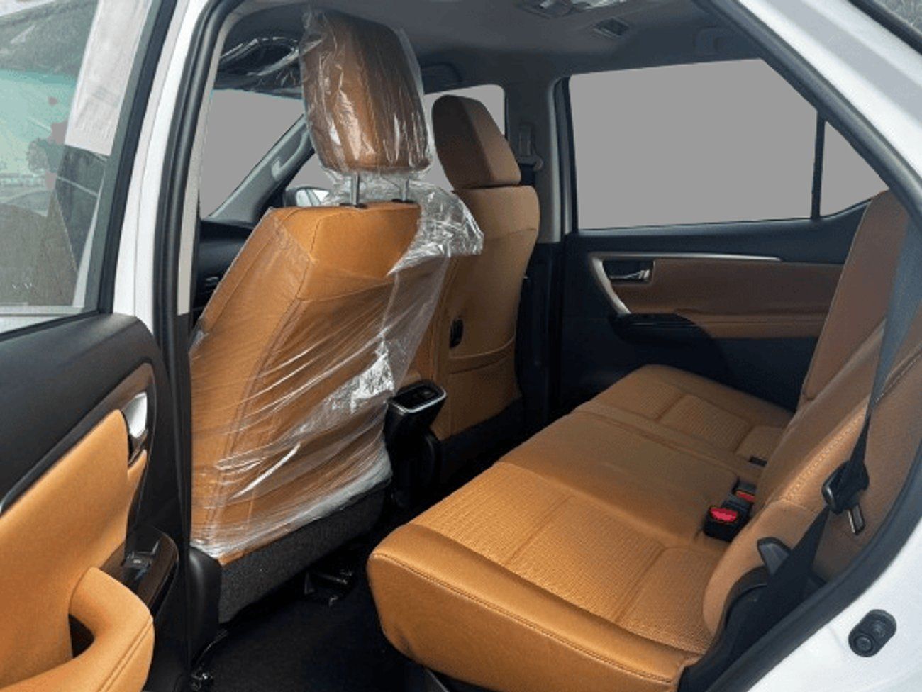 Toyota Fortuner ECTARC005 – 2026 Toyota Fortuner – 2.8L Diesel Auto – White with Tan Interior