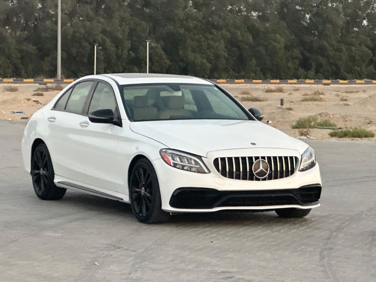 مرسيدس بنز C 300 AMG Pack 2.0L