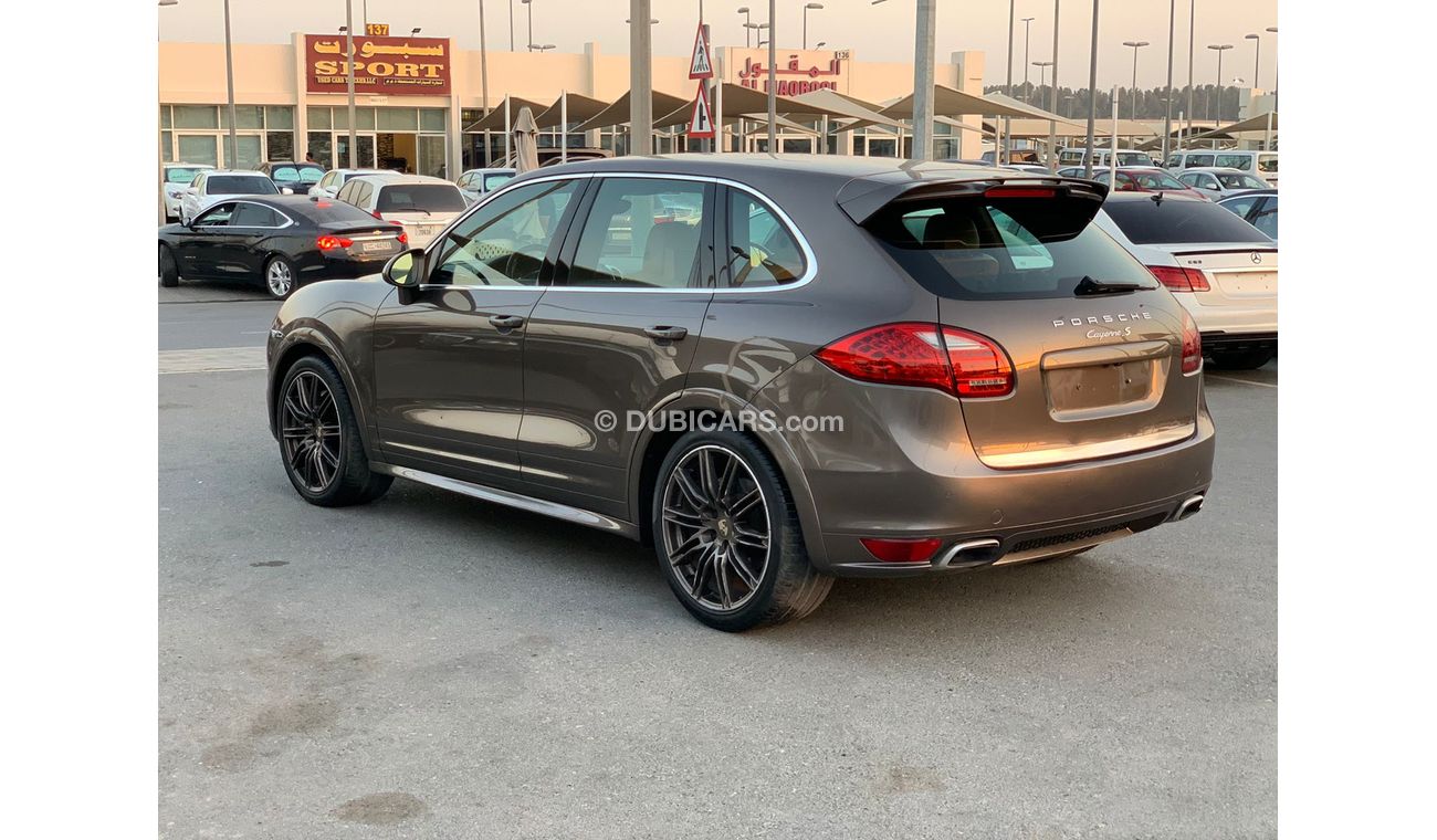 Porsche 718 Cayman Porsche Cayenne S 2012