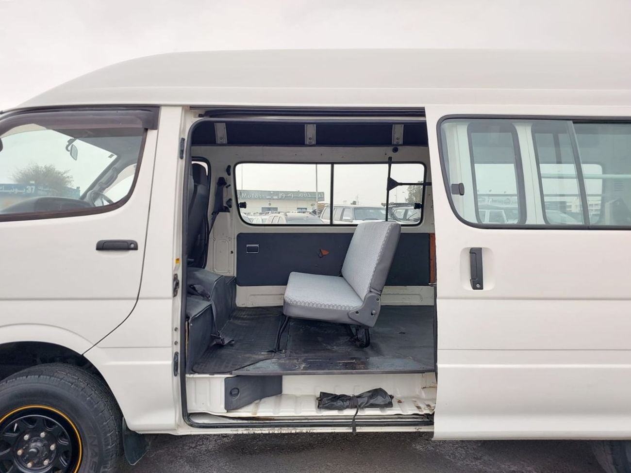 Toyota Hiace TOYOTA HIACE VAN RHD 2003 MODEL 3.0 L DIESEL MANUAL(PM03653)