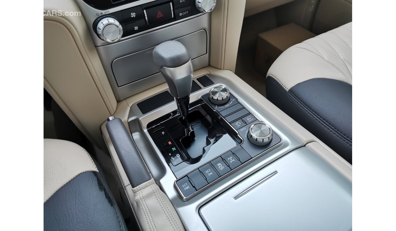 تويوتا لاند كروزر VXR 4.5L Diesel, LIMITED EDITION with Diamond Leather Seats & 20" Alloy Wheels