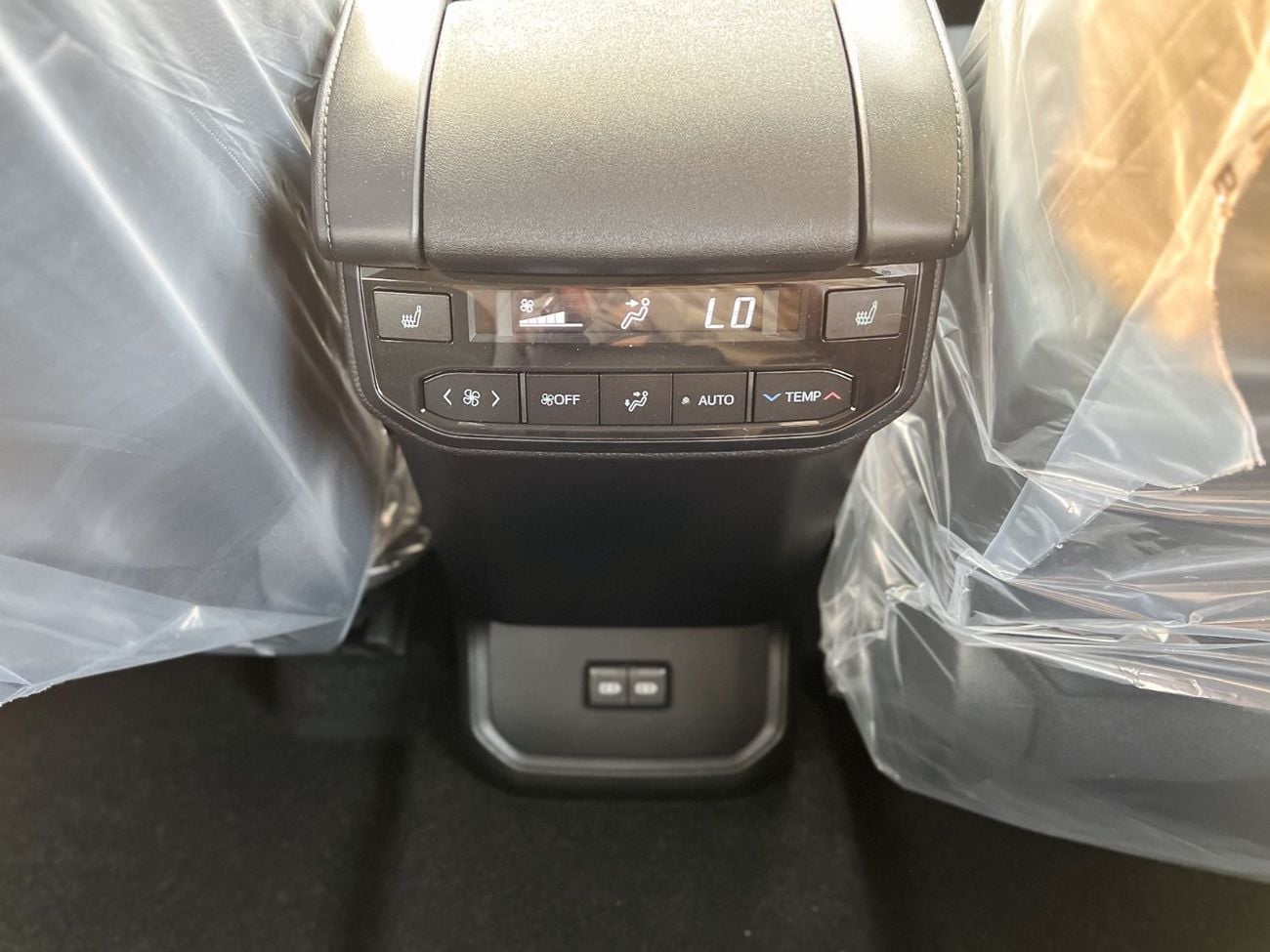 تويوتا هايلاندر LTD HEV 2.5L - EXPORT ONLY