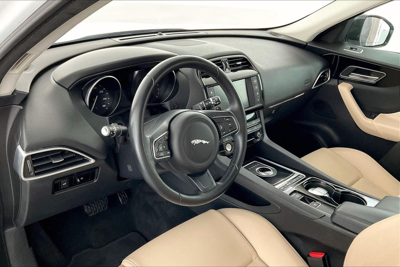 Jaguar F-PACE Pure