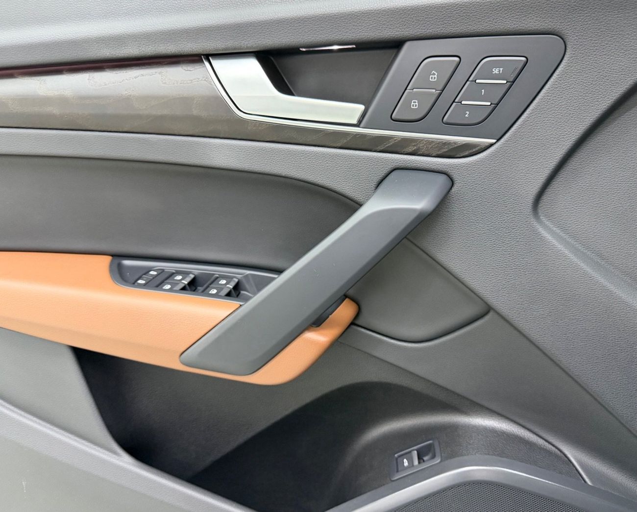 أودي Q5 45 TFSI Quattro Sport 2.0L