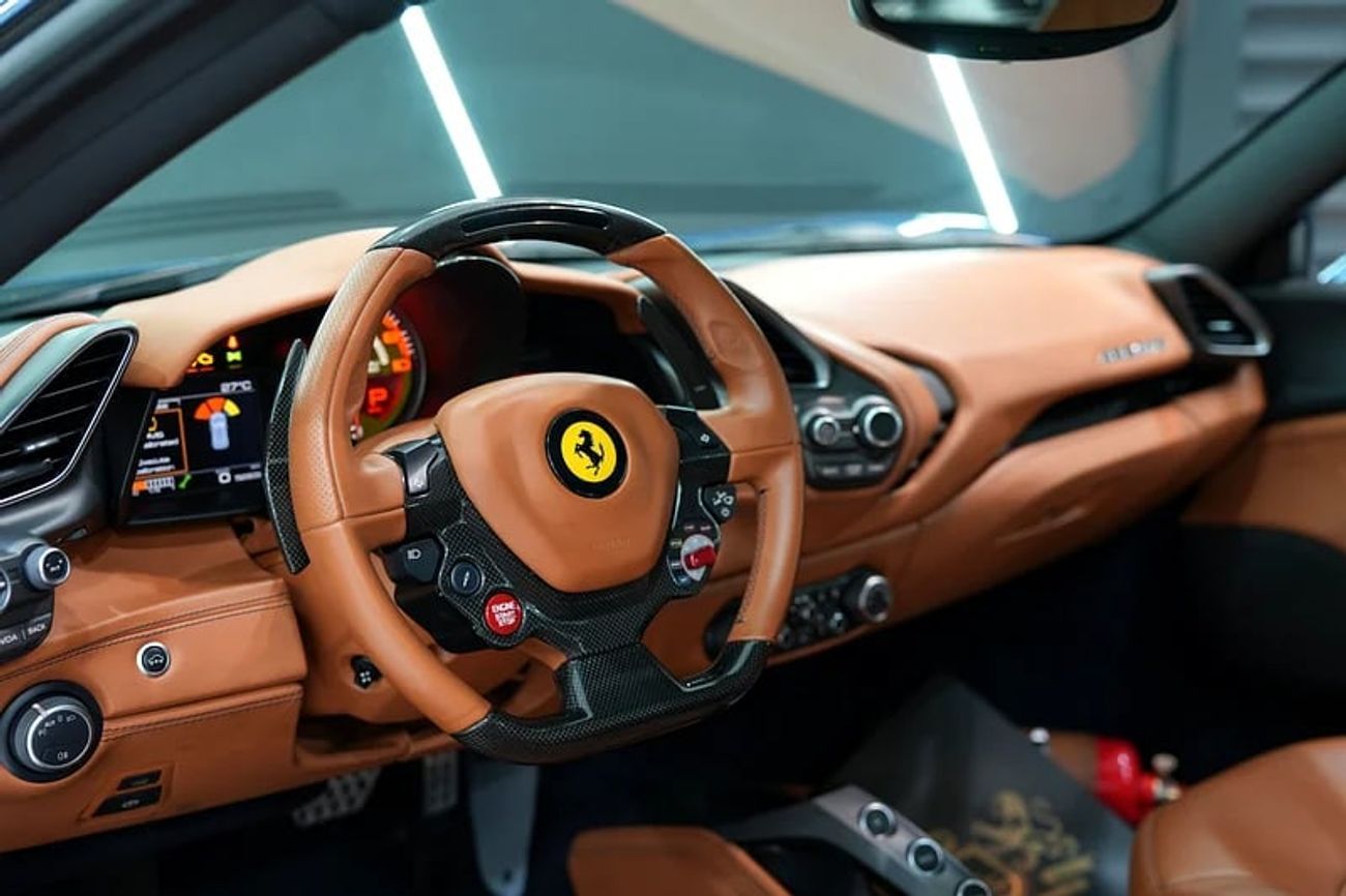 فيراري 488 Standard