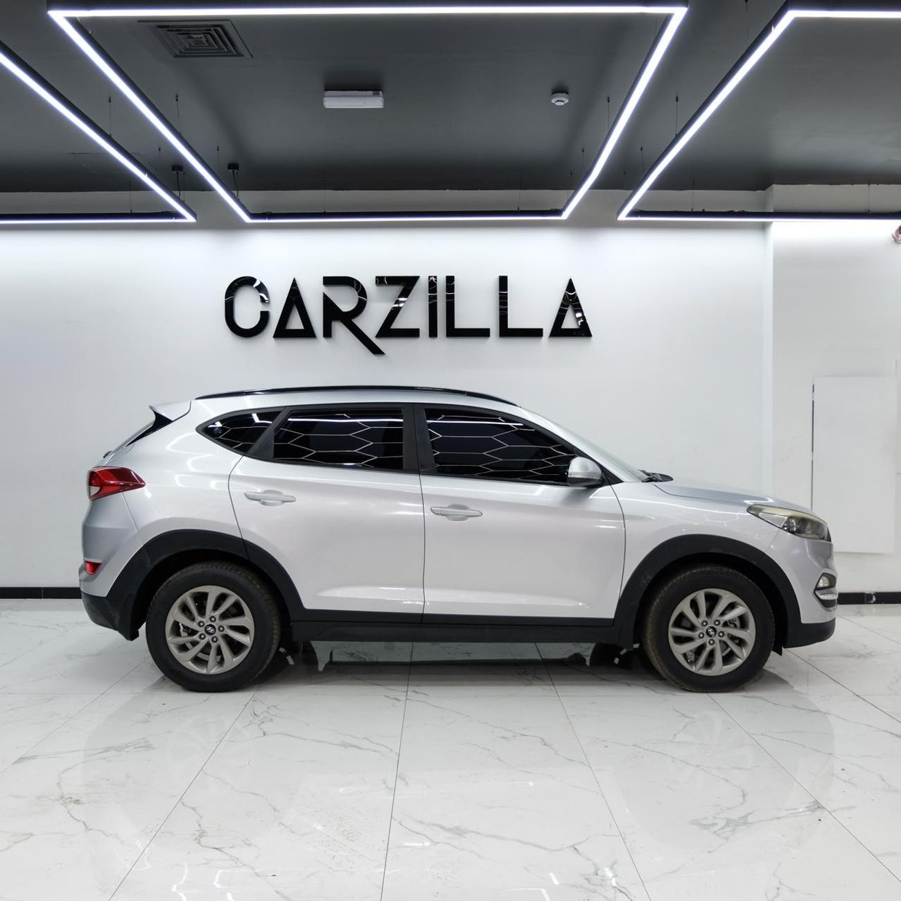 Hyundai Tucson GL GCC-Agency Service-Panoramic Roof-Excellent Condition