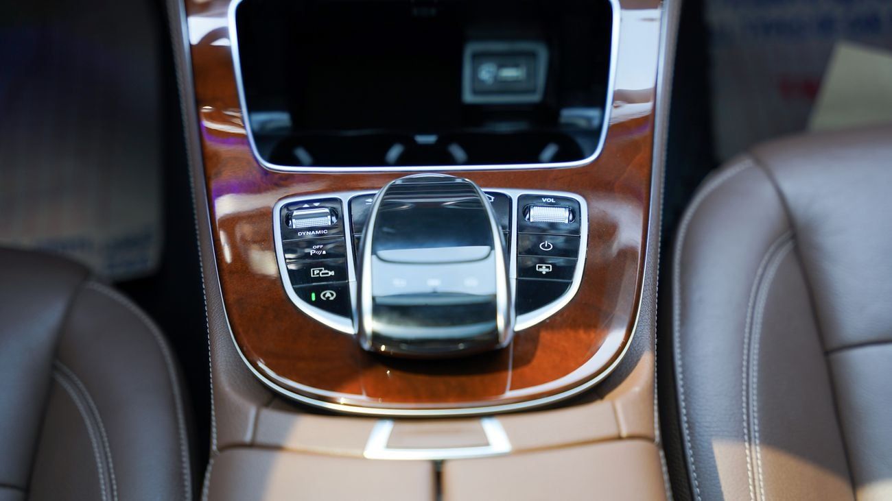 مرسيدس بنز E300 PREMIUM PLUS