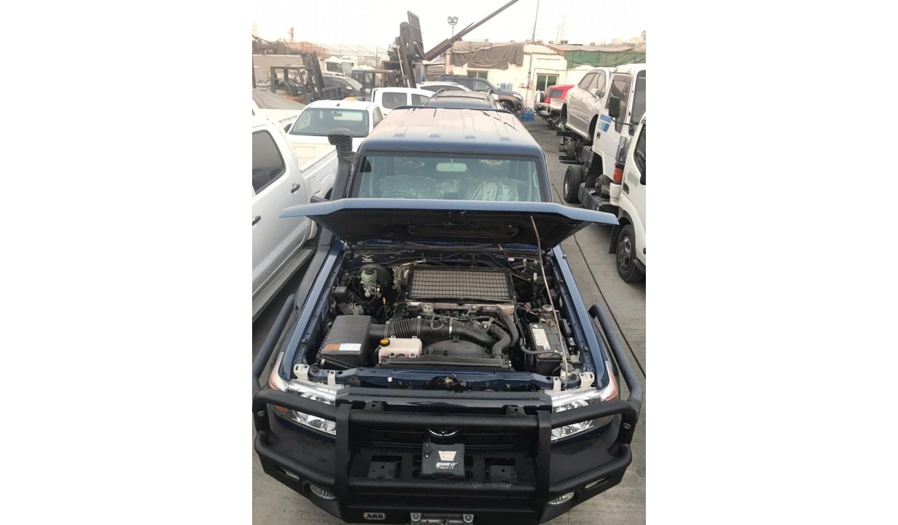 Toyota Land Cruiser Pick Up Pick up Diesel 1VD Engine clean car