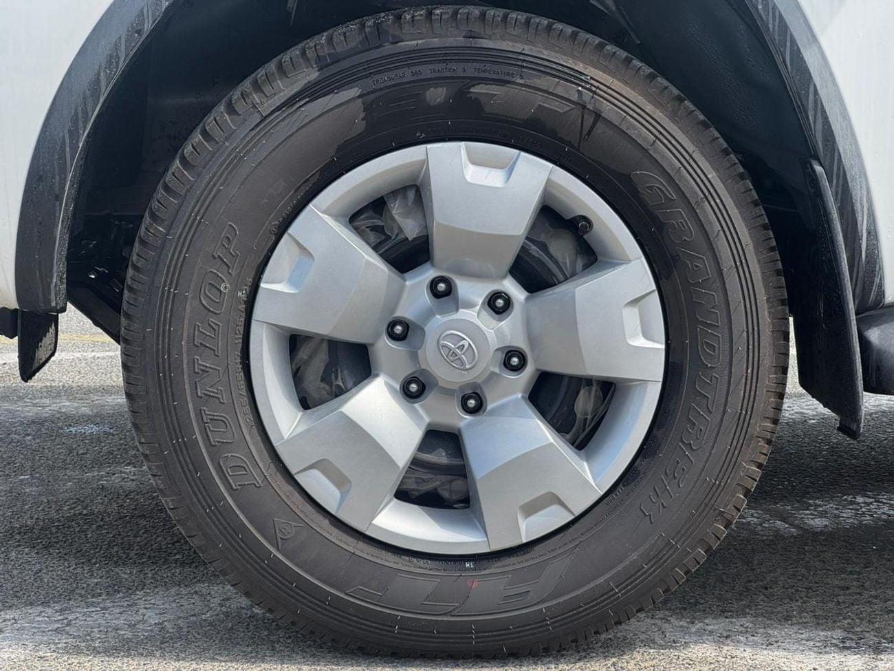 Toyota Fortuner 2026 TOYOTA FORTUNER 2.4L DIESEL A/T