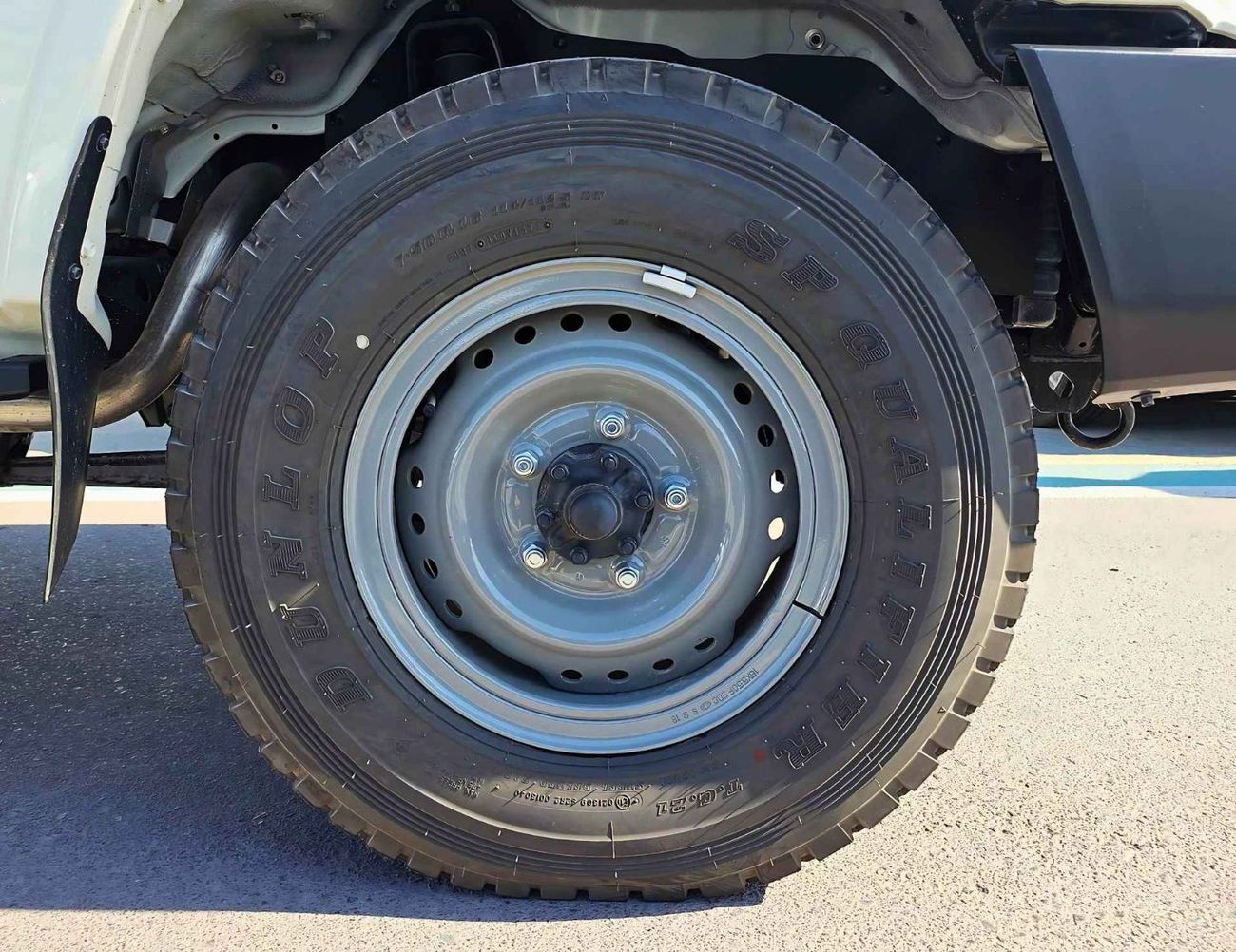 تويوتا لاند كروزر بيك آب LC79 / DOUBLE CABIN / 4.2L V6 DIESEL M/T / LEATHER SEATS / SNORKEL / MID OPTION / 4WD (CODE # 69033)