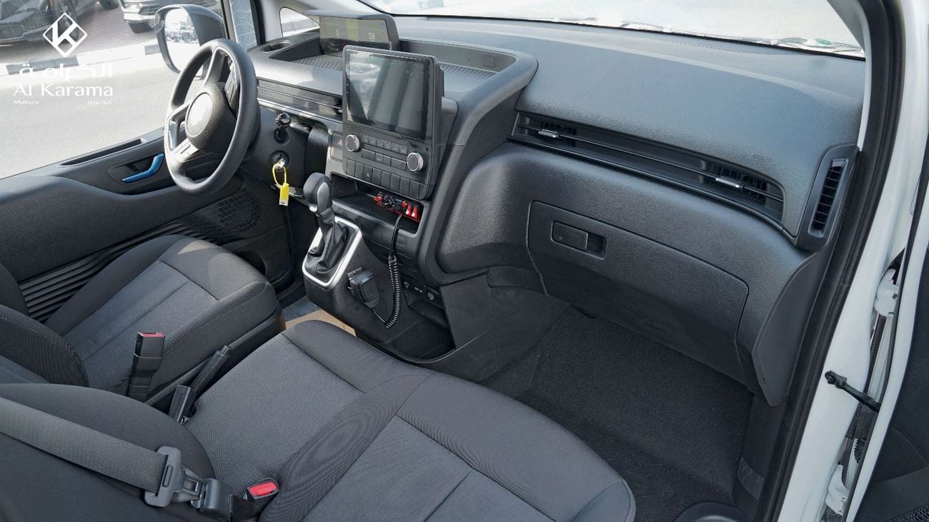 هيونداي ستاريا 3.5L Petrol V6 – Fully Equipped Patient Transport Unit